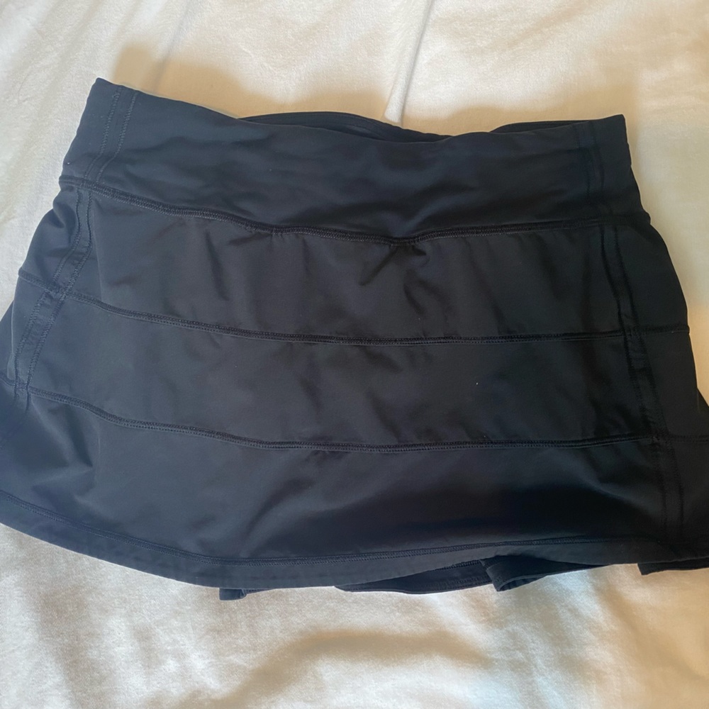 Lululemon pace rival skirt, black size 4. Worn several times but good condition